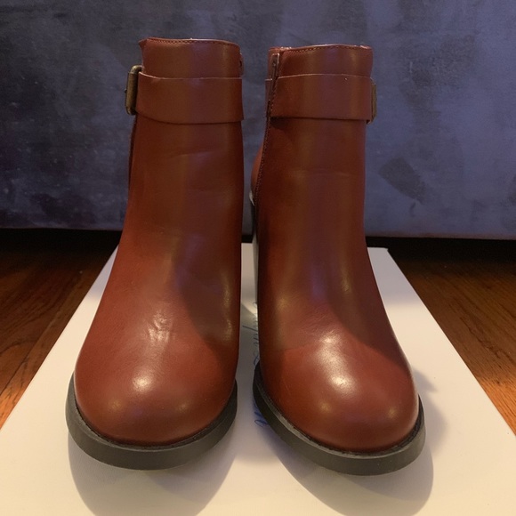 Block Heel Ankle Booties. - Picture 3 of 4